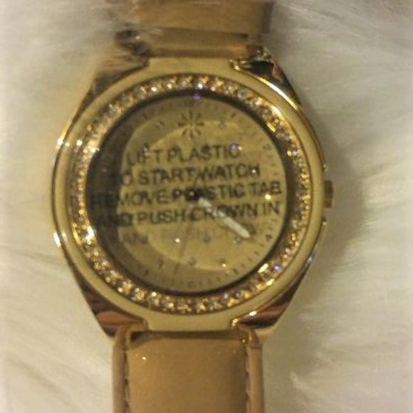 Isaac Mizrahi Accessories - Isaac Mizrahi Watch With Quilted Face Medium Camel